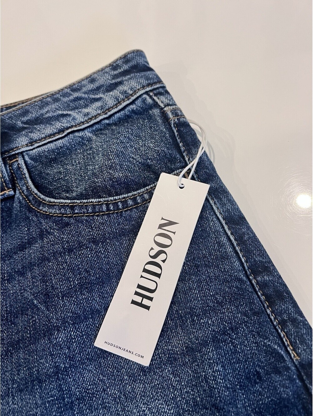 $135 New Hudson 5” Relaxed Raw Hem Denim Shorts Sparrow Size 27 - Picture 2 of 11